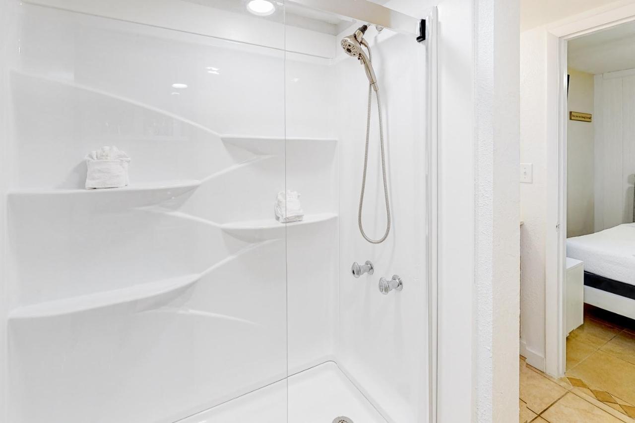 Sunbird E711 Apartment
